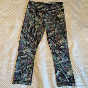 Lululemon, size 6, multi colored cropped pants